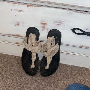 Used Sanuk yoga sling sandals